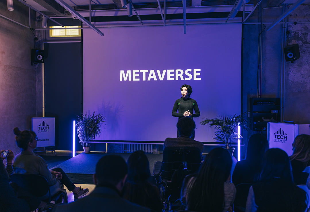 海外のカンファレンススピーチをすぐさま日本語に